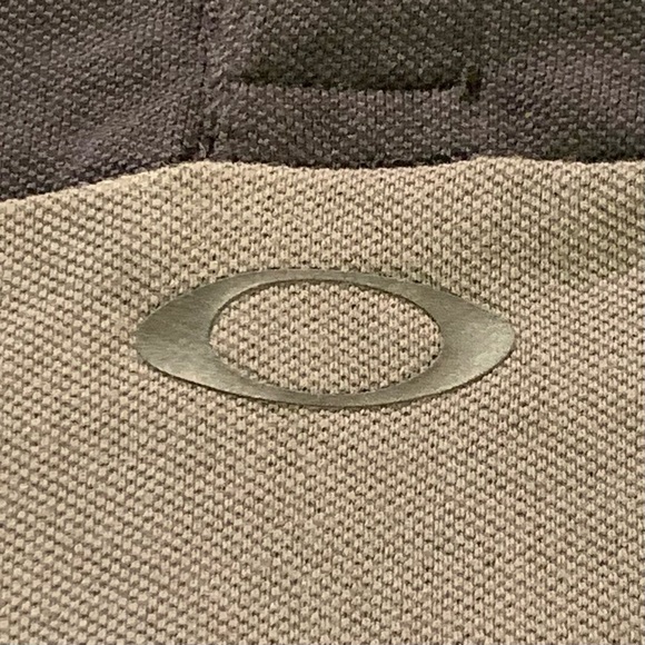 🏌️♂️OAKLEY REGULAR FIT DARK GREY BLACK QUARTER BUTTON UP POLO GOLF SHIRT🏌️♂️ - Picture 2 of 6